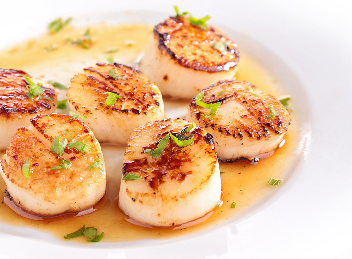 Seared Jumbo Scallop with Butter Lemon Sauce香煎黃金大帶子伴牛油檸檬汁