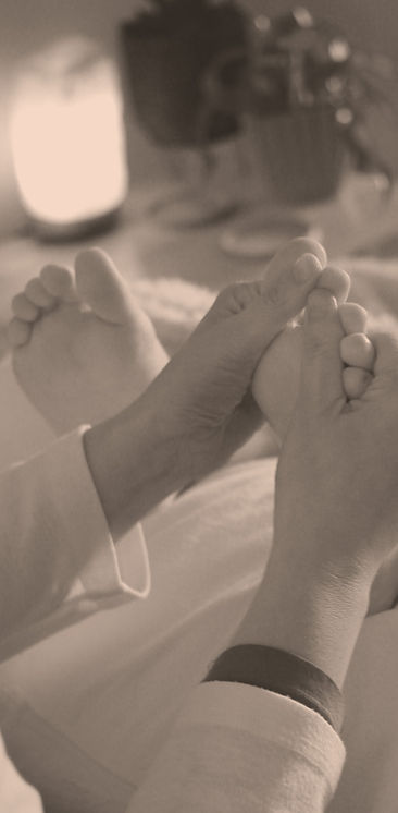 peppermintfeet_reflexology_treatment_edited.jpg