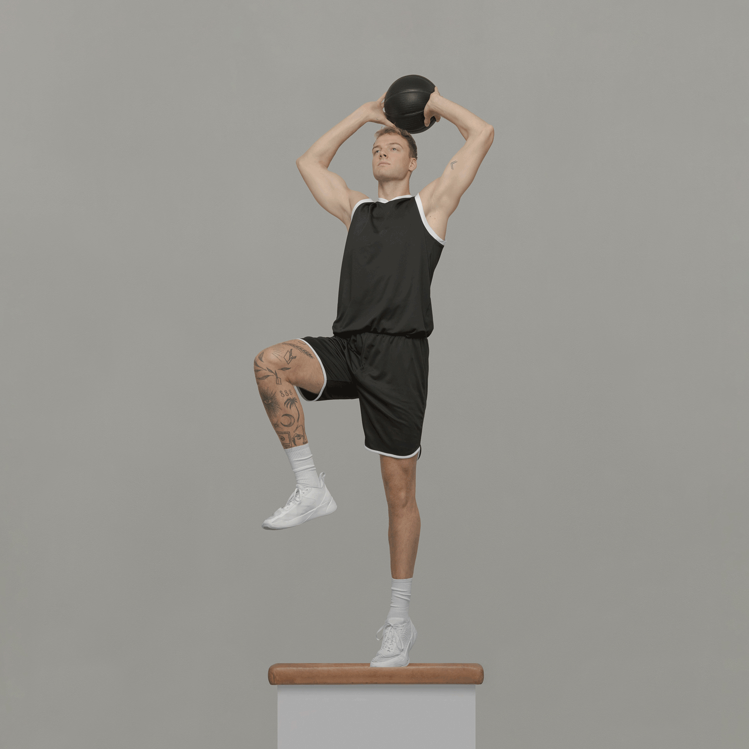statuesque