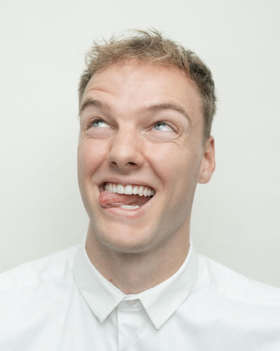 weiß vor weiß, Lichtbildnis, schempershofe, Fotograf in nrw, Fotograf in essen, nrw, essen, Ruhrgebiet, Steele, essen Steele, essen kray, Fotograf in Deutschland, porträt, portrait, Porträtfotograf 