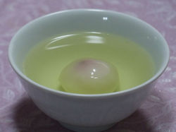 毎月、お茶請けを考えてます。_定番のものもありますが、新しいものを作ることも。_今月は桜とともに。_花見団子