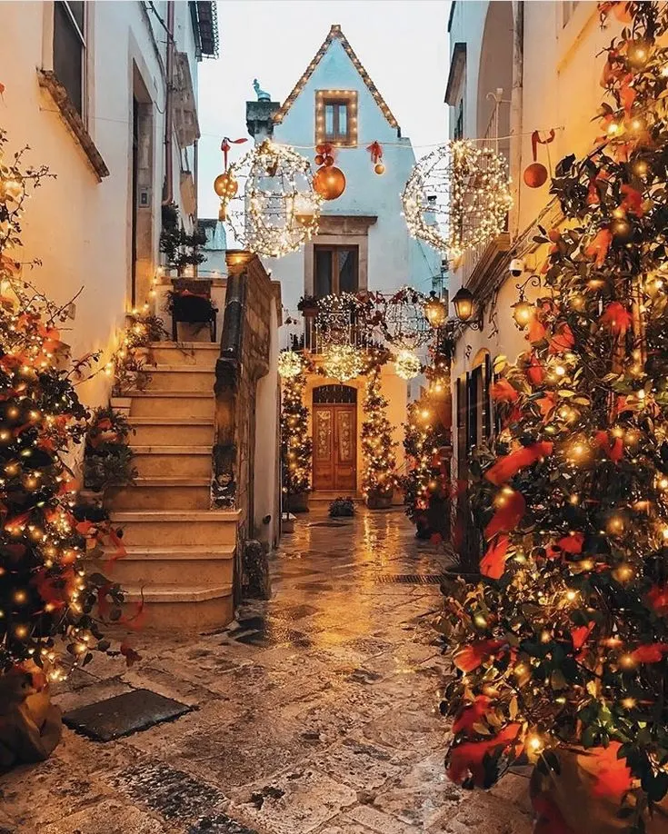 Locorotondo streets during Christmas