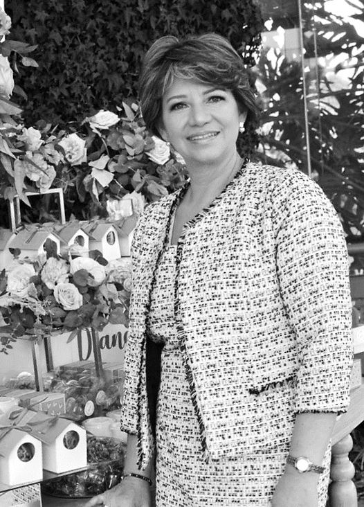 mYRIAM ESTA SI.jpg