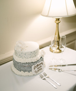 intimate wedding at the manor house in Toledo