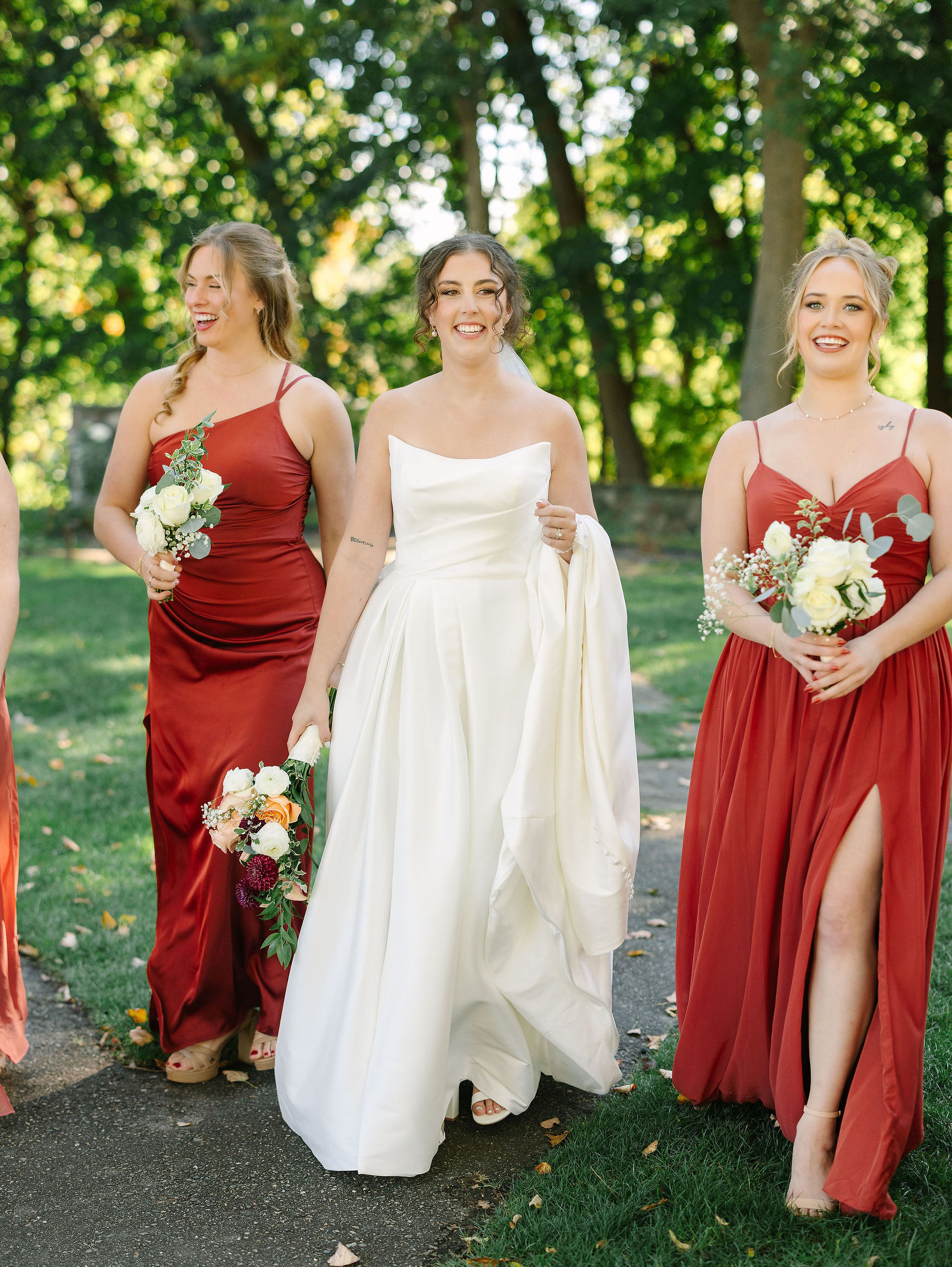 Bright and natural wedding portraits at Pine Knob Mansion in Clarkston MI