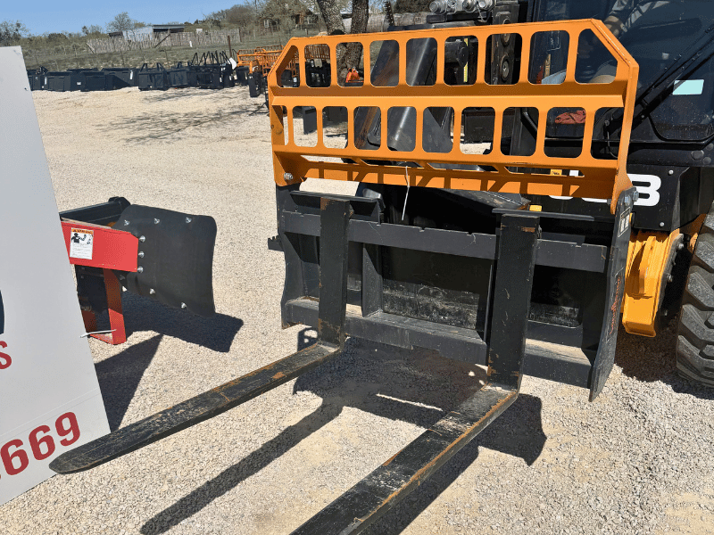 42" 4k skid steer forks WR close up