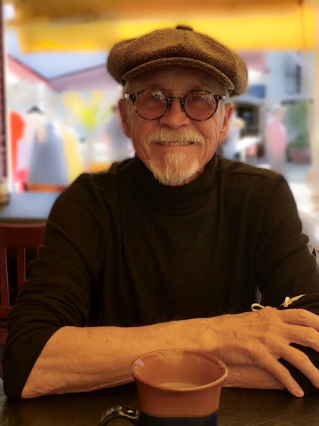 How to Start a Memoir: A Guide for Seniors