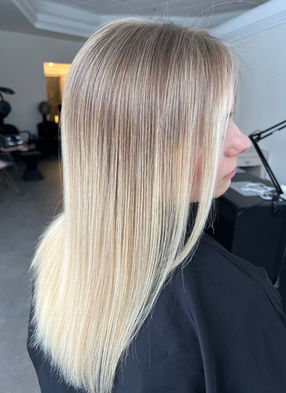 Full Head Of Micro Highlights, Glaze, Deep Conditioning And A Haircut