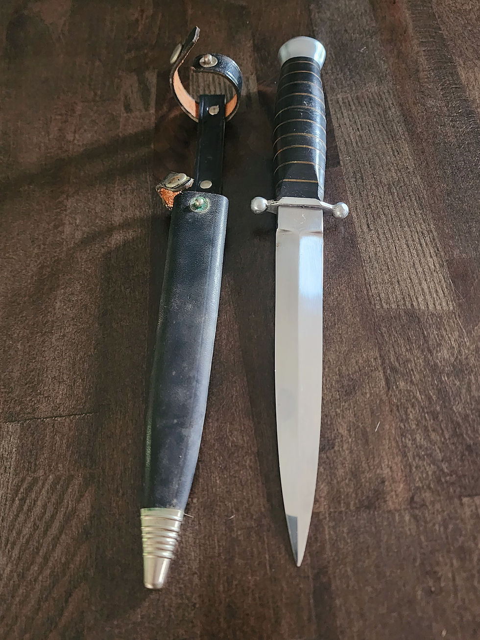 Thumbnail: Vintage German Dagger