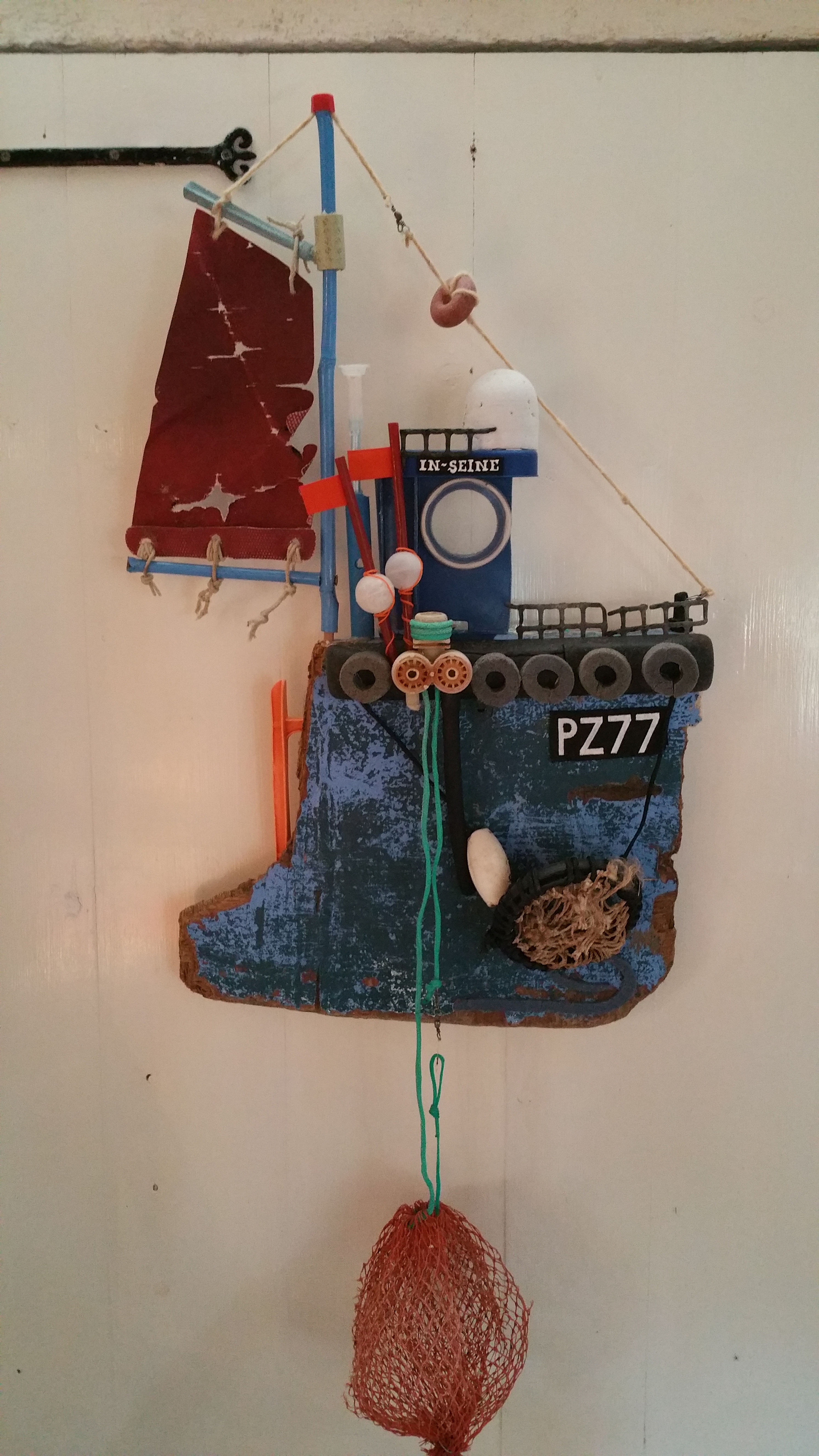 Wall-hanging fishing boat sculpture "In-Seine"