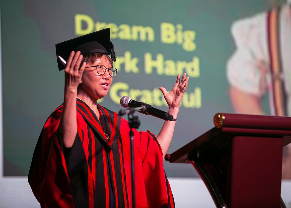 Dr. Sim Si Mui, the principal of the school, said that students should embrace their dreams and be grateful