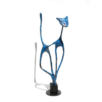 Sculpture de chat en métal et matériaux composites, par Vanessa Renoux