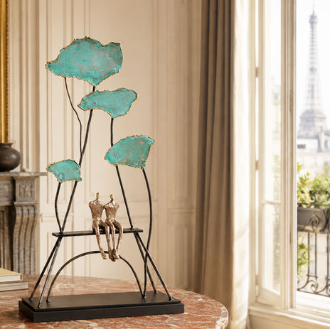 Sculpture de Vanessa Renoux, artiste annecy, d'un couple de personnages en bronze