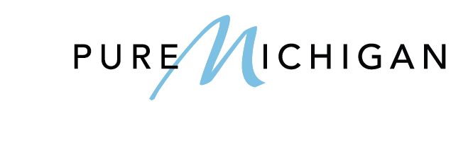 PM TRAIL LOGO_REV-semi_A_no backgr.png