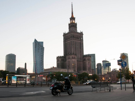 Wynajem skuterów w Warszawie – dlaczego to najlepszy sposób na poruszanie się po mieście?