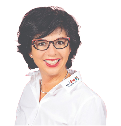 Nadine Russi freigestellt.png