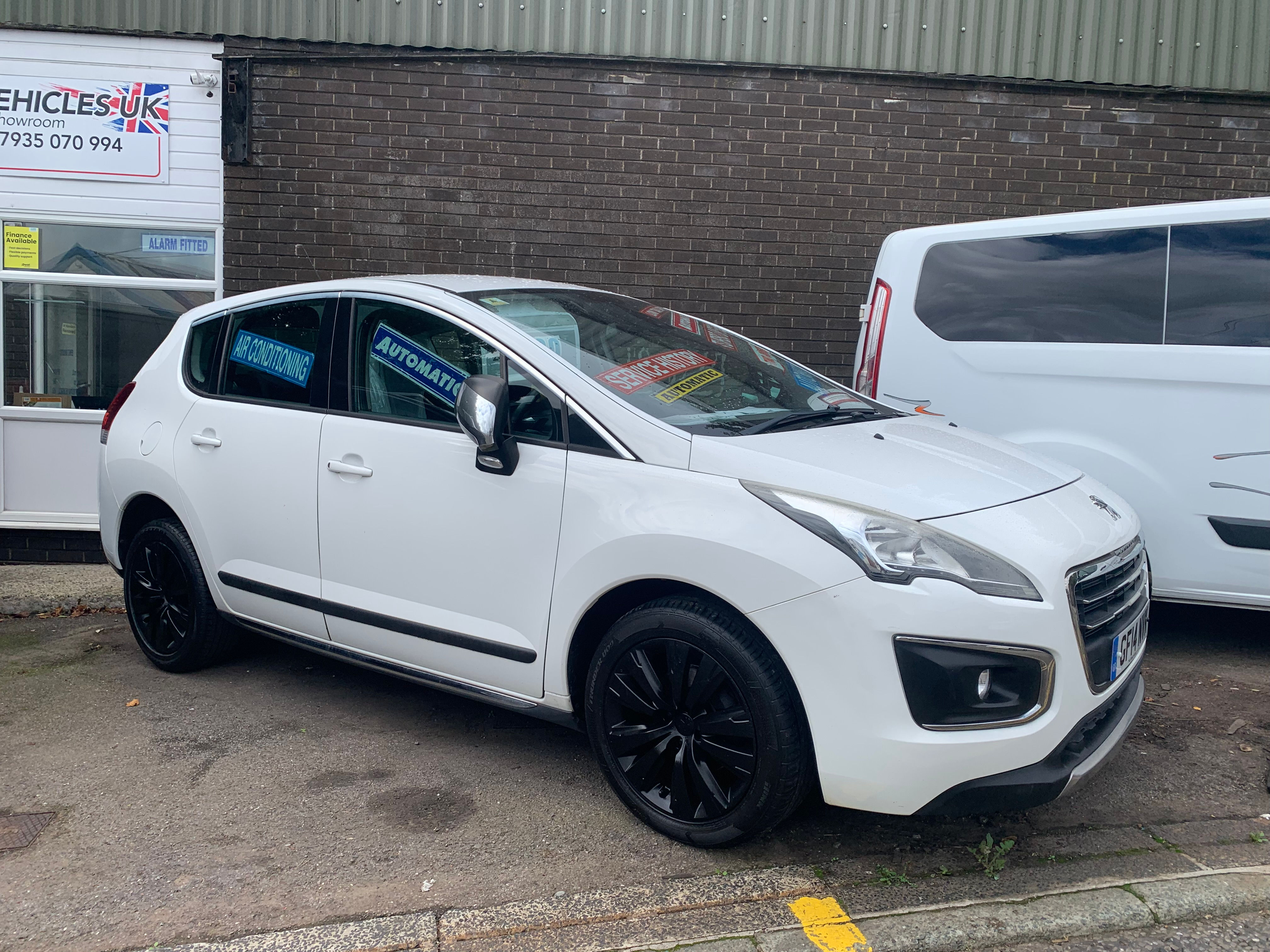 Peugeot auto 3008 active e _-hdi suv 1600 cc 5 dr hatchback /