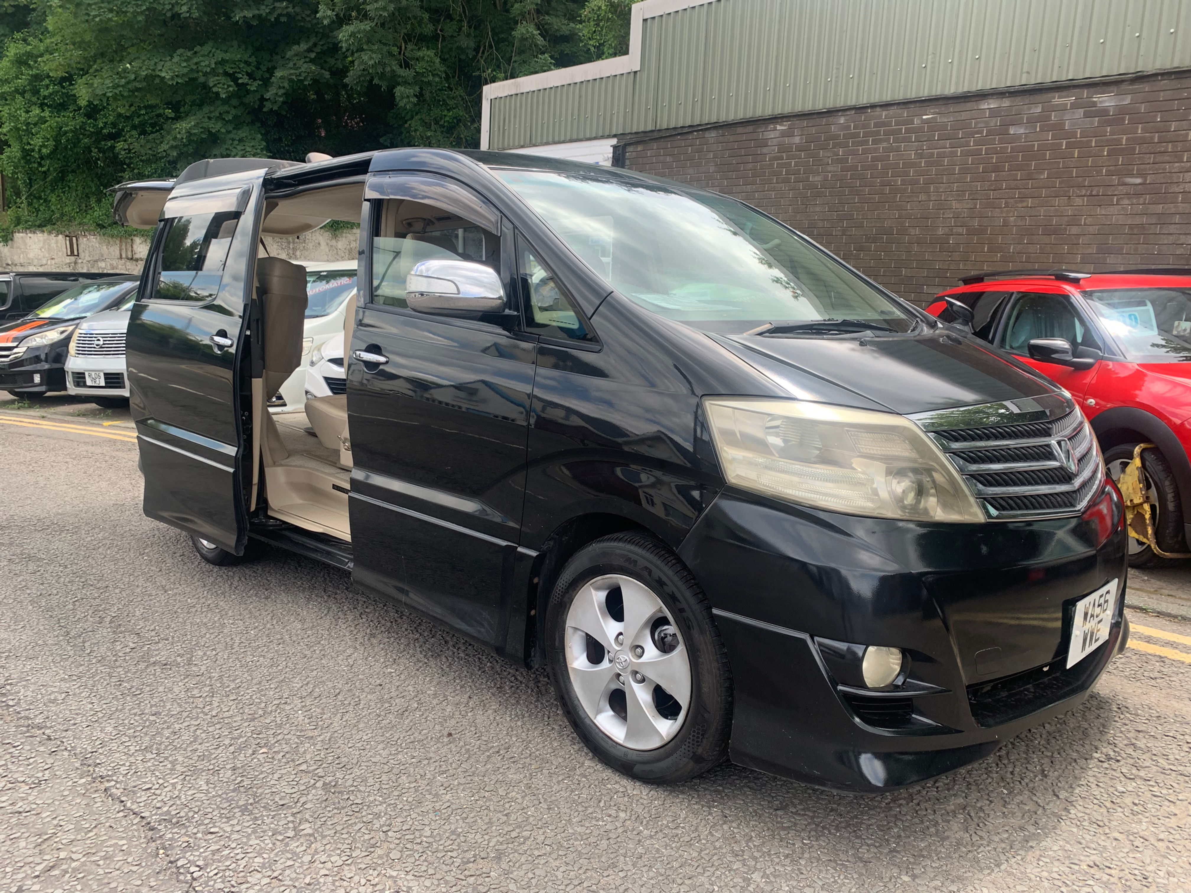 TOYOTA ALFARD DAY CAMPER