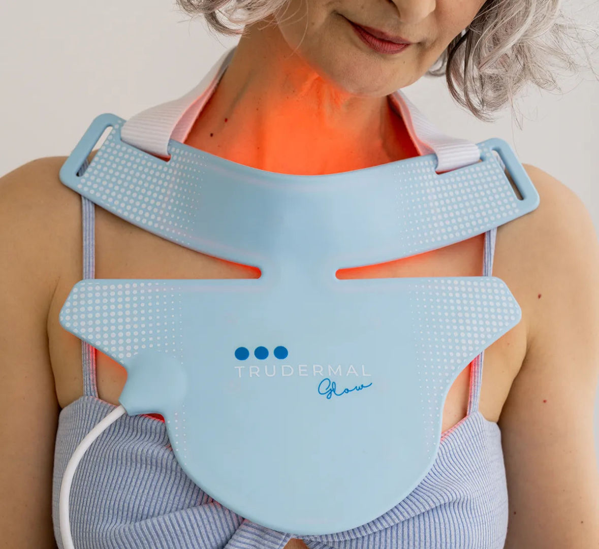 LED Light Therapy for Neck & Décolletage