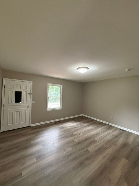 Thumbnail: 530 Charter Oak, Seneca