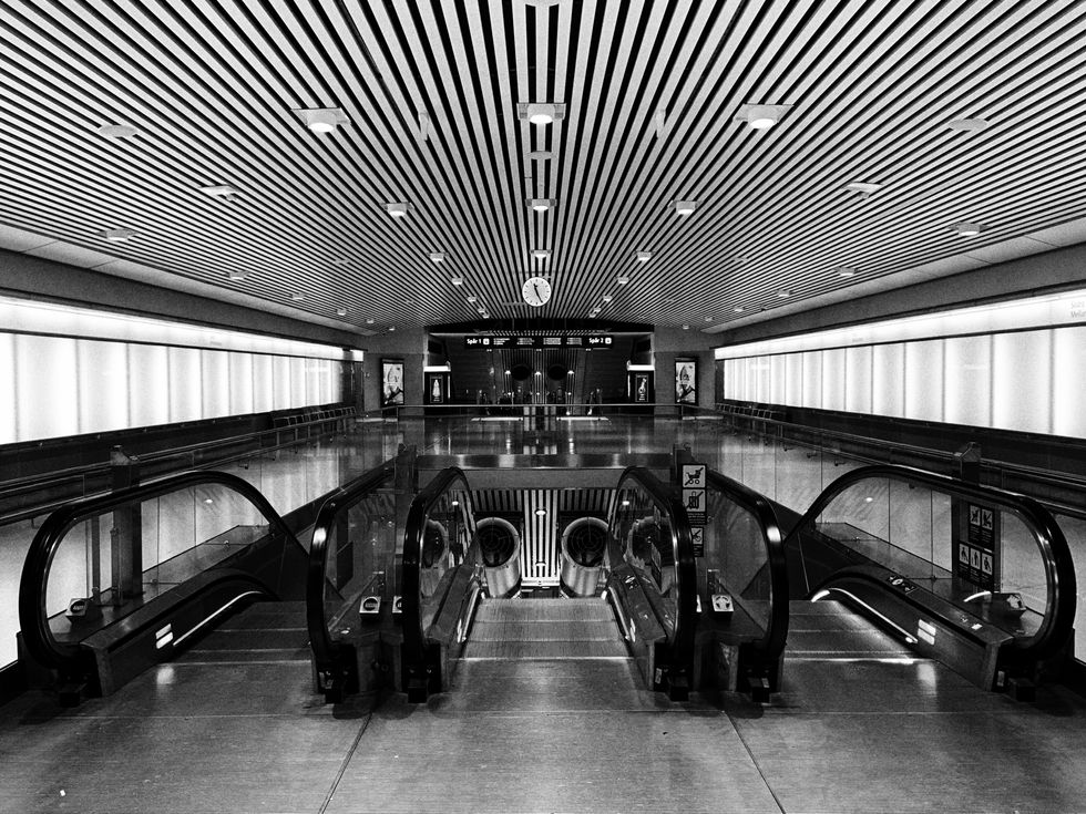 foto, fotokonst, fotografi, konstfoto, artphoto, photography, photographie, photo, T-centralen, rulltrappa, black and white photo, svartvit, noir et blanc, escalator