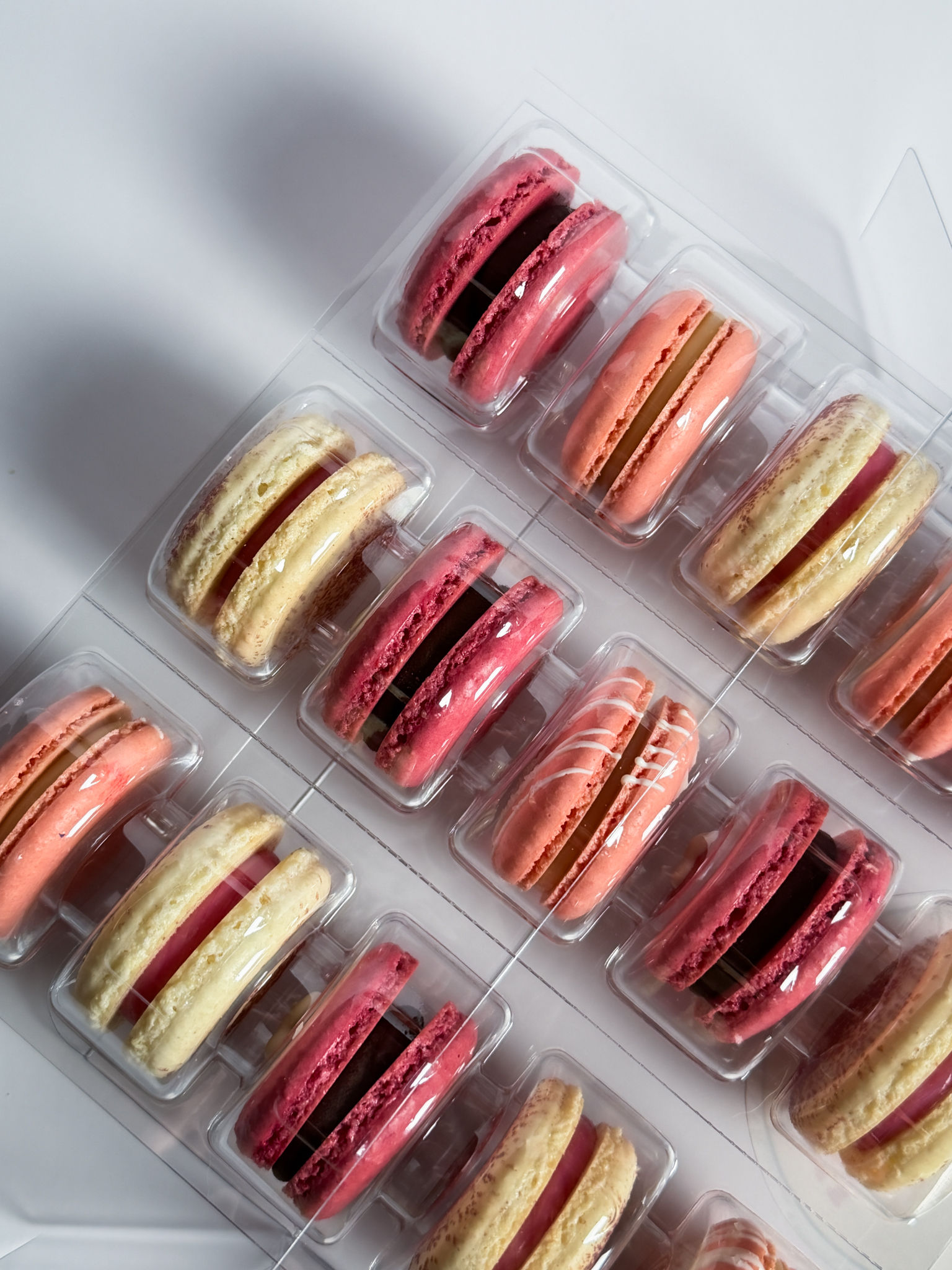 One Flavor Macaron Box (15 Pcs)