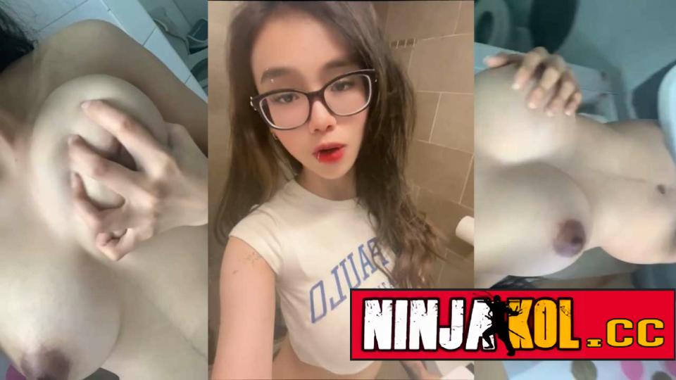 Tanggalin Mo Na Panty Mo Agad—wag Kang Magpa-cute, Kailangan Ko Na Yang Basa Mo Sa Daliri Ko