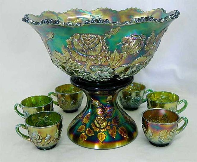 Wreath of Roses 8 piece punch set, green