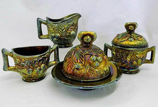 Acorn Burrs 4pc. table set, purple