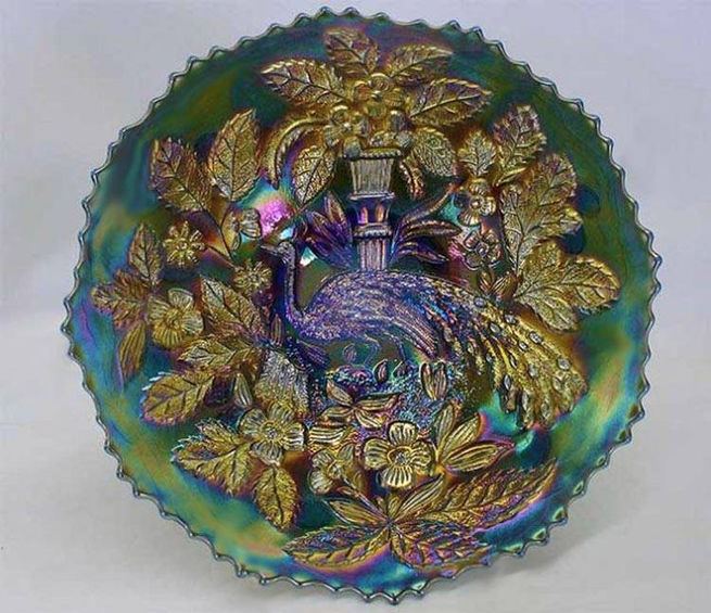 Peacock and Urn 9' plate - bue