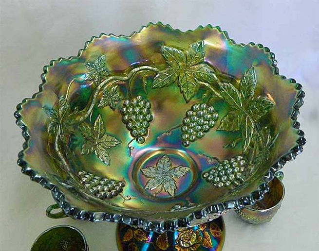 Wreath of Roses 8 piece punch set, green