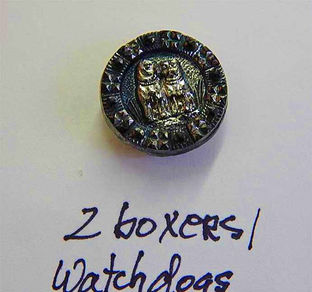 2 Boxers button