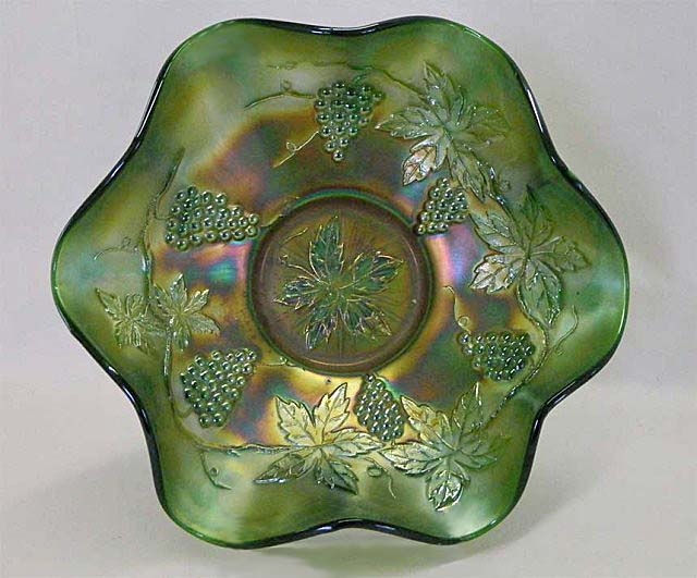 Vintage 10" ruffled bowl - green