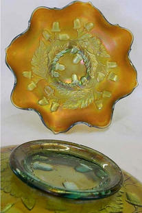 Acorn 7" ruffled bowl, aqua