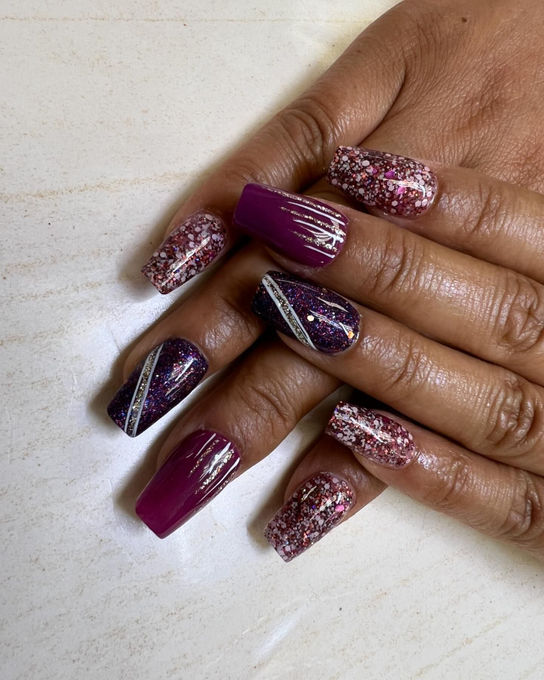 Thanias Nails design