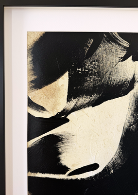 toile artistique noire, crème et sépia, détail