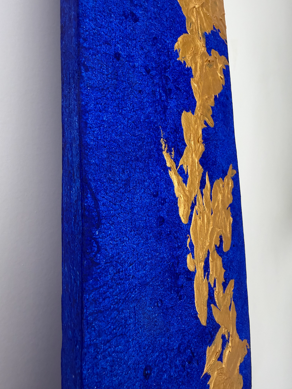 Miniature : Pièce de bois peinte à la main - 94cmx10,5cmx6cm - Courbe de l'âme - Bleue