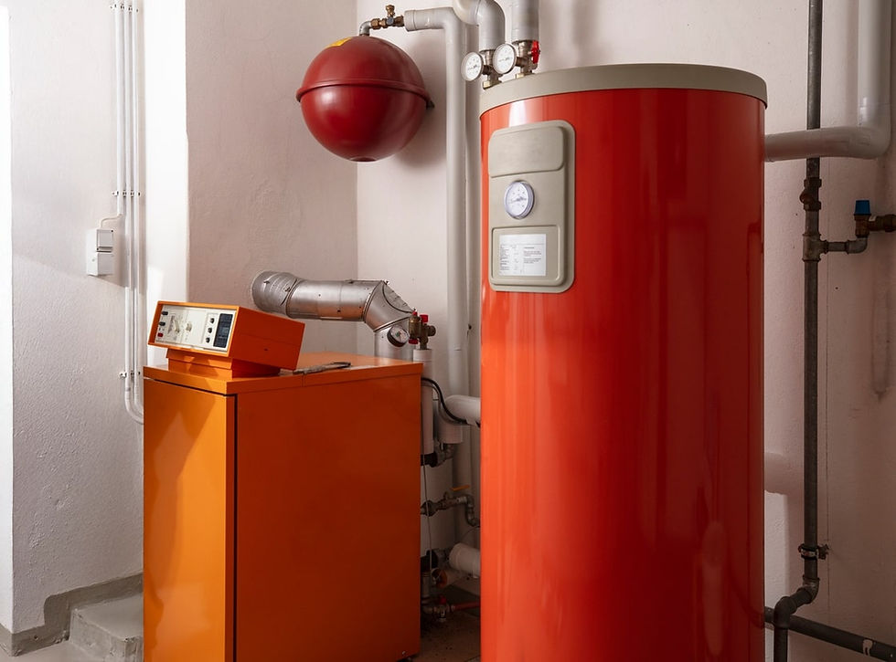 Alte Heizungsanlage mit Pufferspeicher und Rohren – Austausch durch effiziente Systeme in Fellbach.