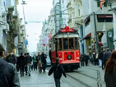 Mastering the Art of Navigating Public Transport in Major Turkish Cities