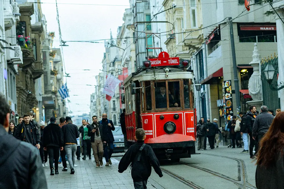 Mastering the Art of Navigating Public Transport in Major Turkish Cities