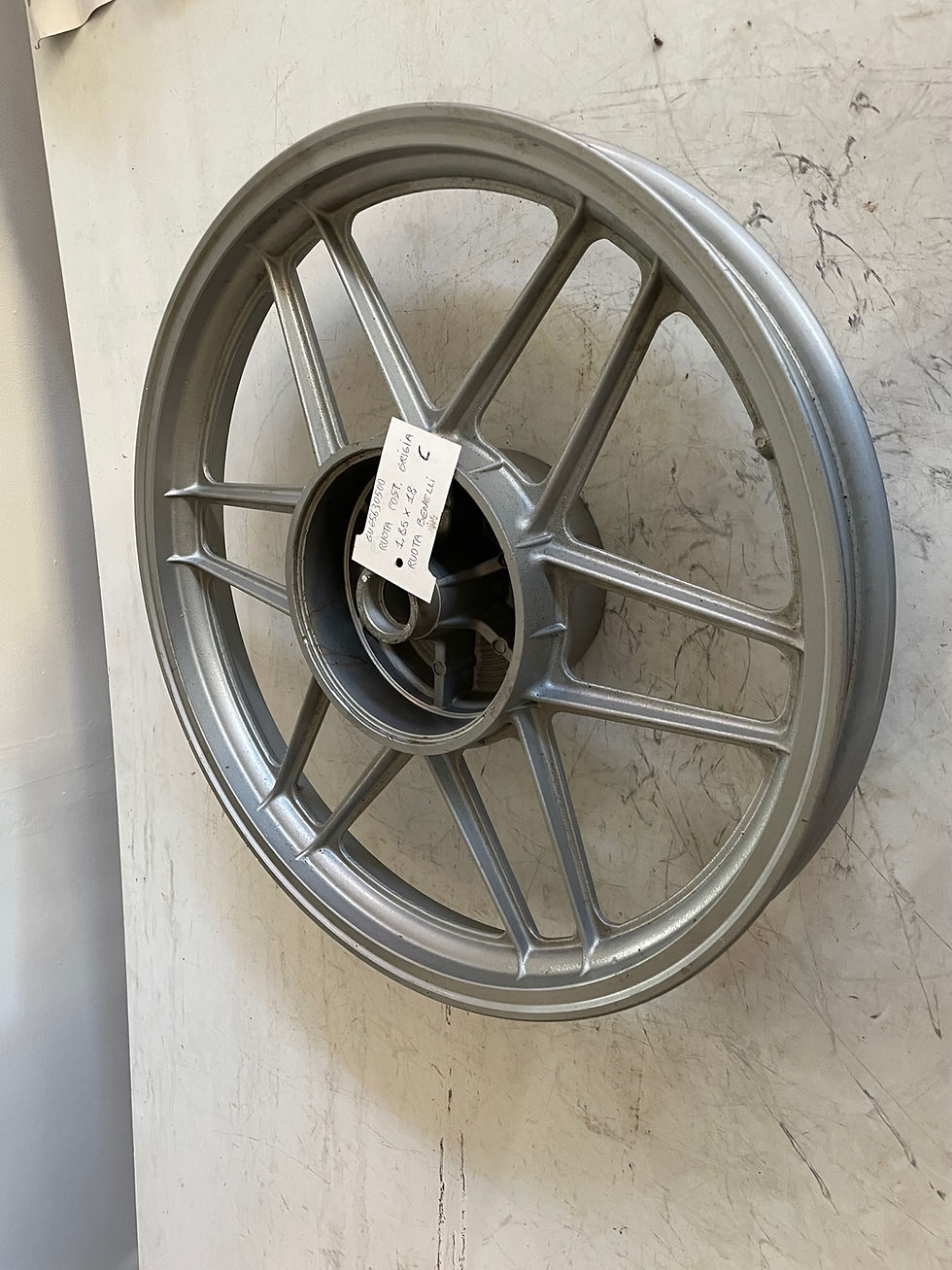 Miniatura: GU65630500 Ruota post grigia BENELLI  1,85 x 18 -   VV