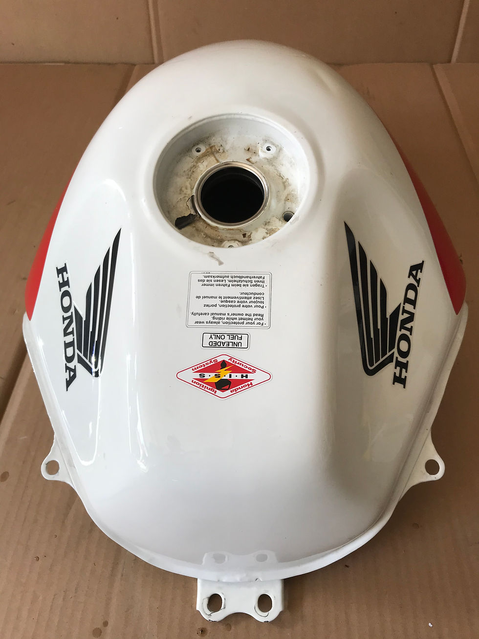 Thumbnail: Honda Serbatoio Deuville 2004 bianco S.L