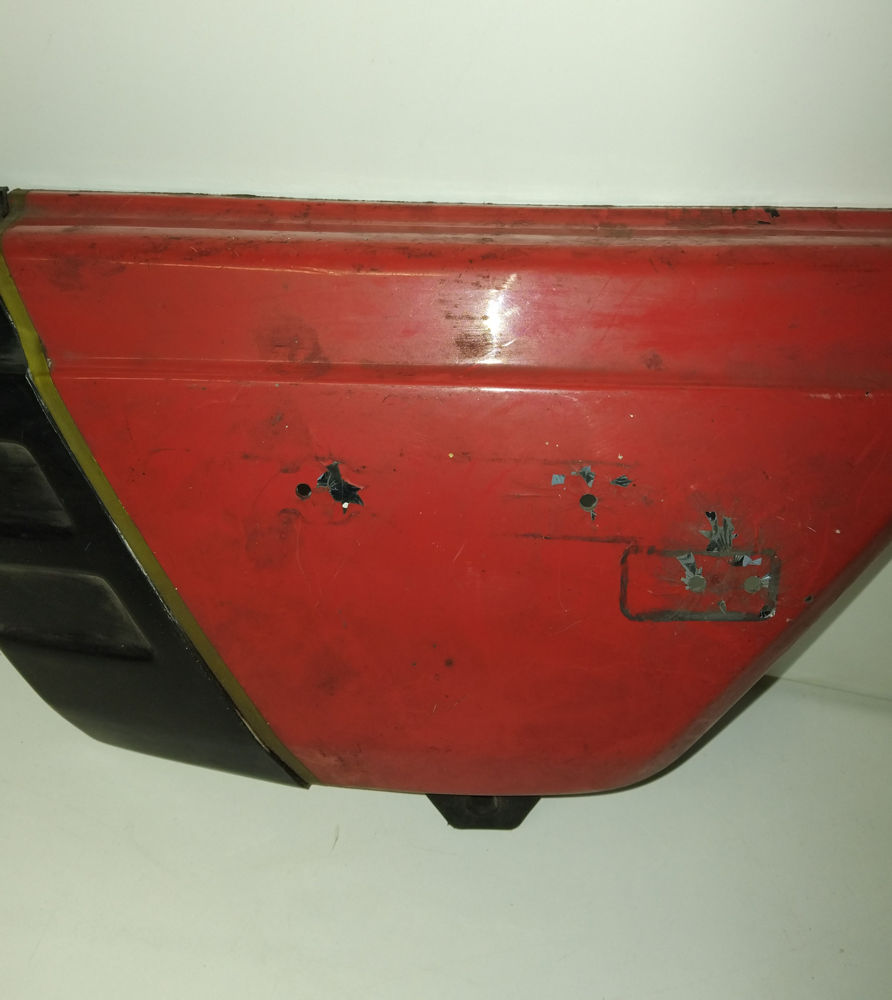 Moto Guzzi Fiancatina laterale Sx.  V65 SP rossa  (85-C)
