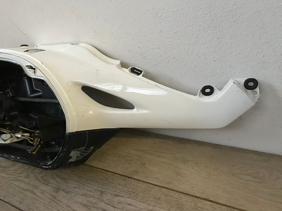 Thumbnail: Honda Borsa post dx bianca Deuville 650 2002-2004 S.L