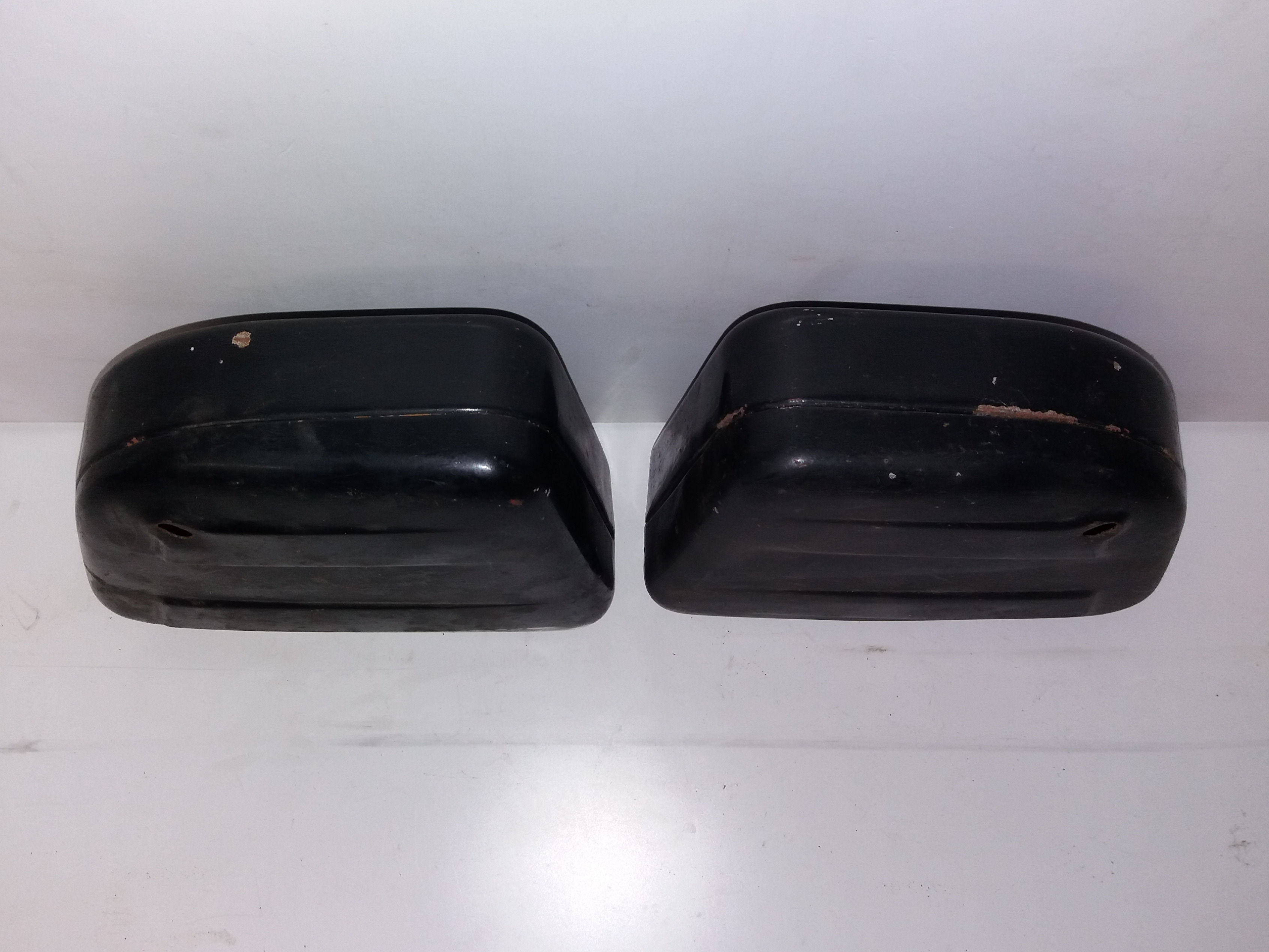 Coppia fianchetti dx e sx  neri   (84-C)