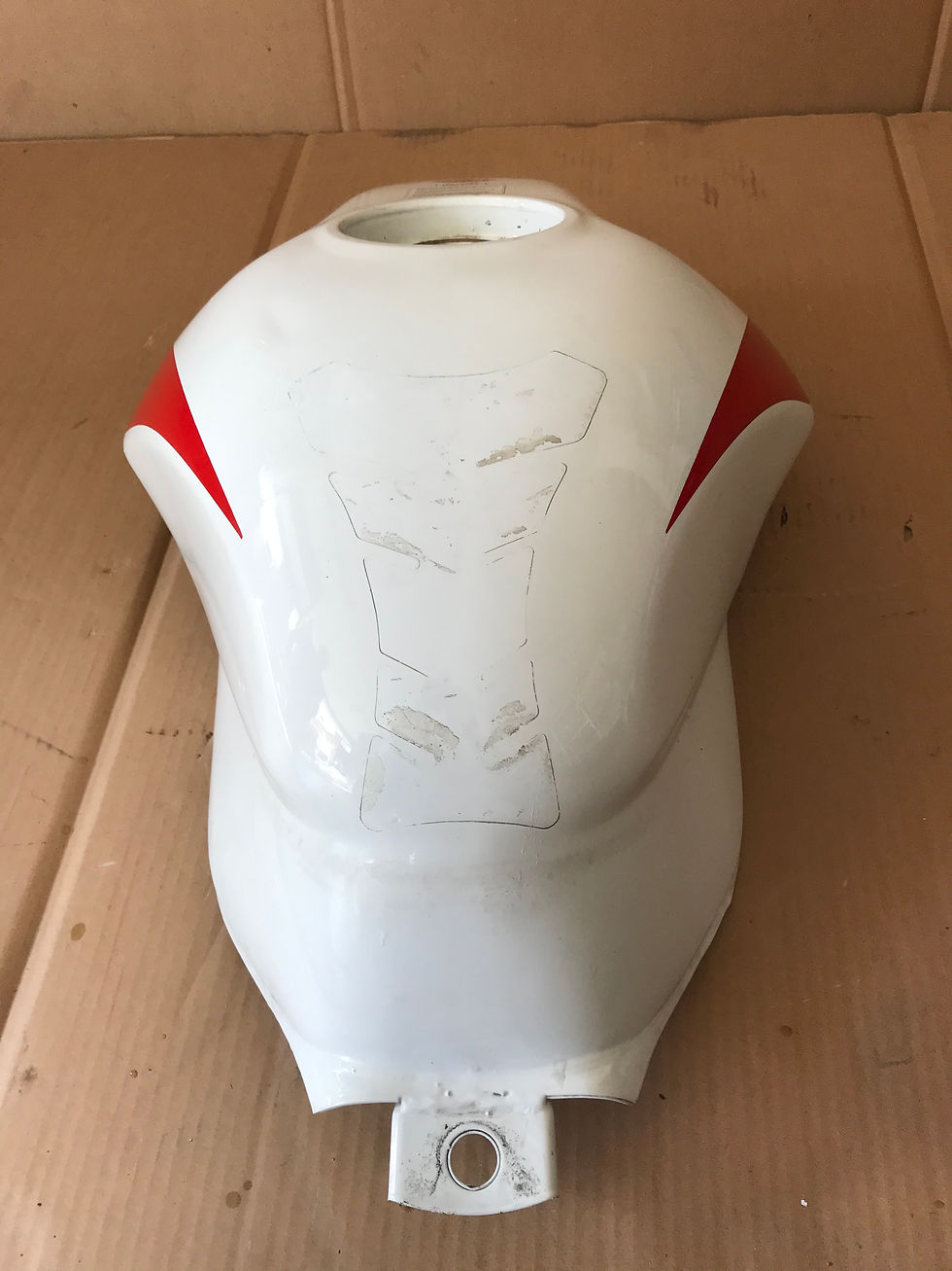 Thumbnail: Honda Serbatoio Deuville 2004 bianco S.L