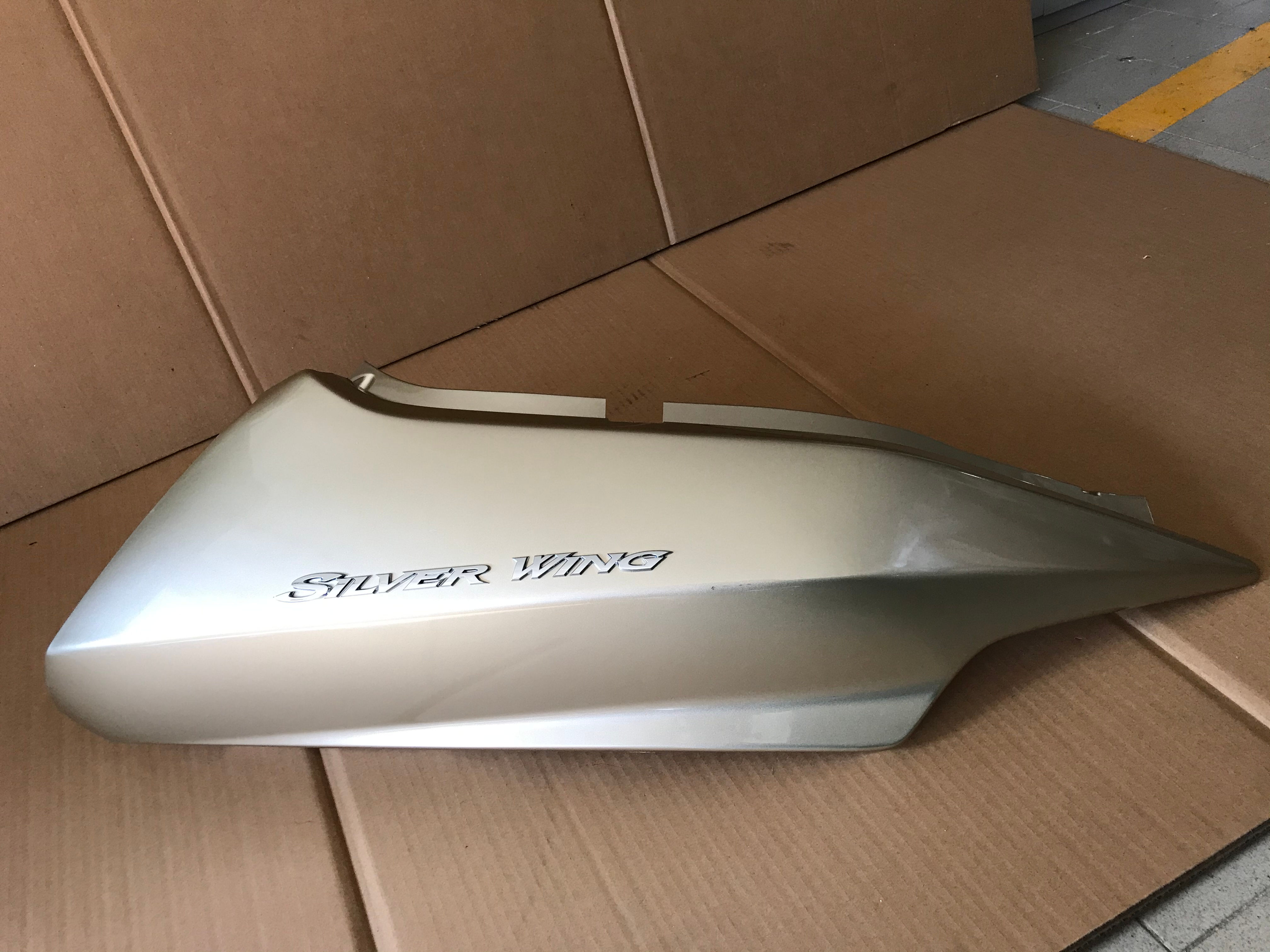 Honda Carena lat dx oro  Silver Wing VV