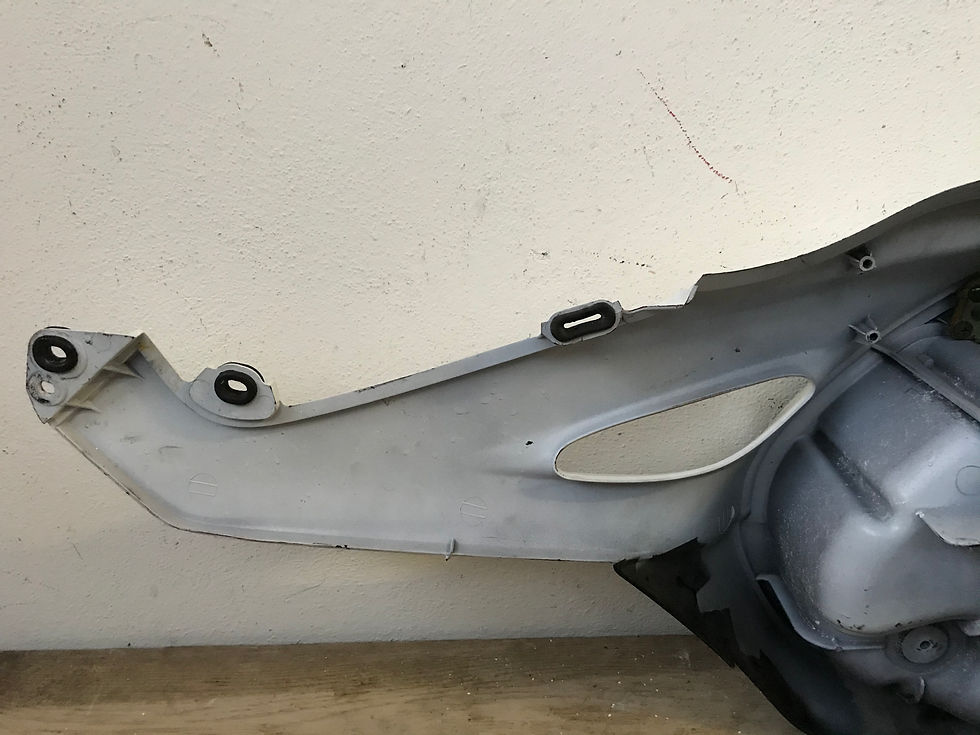 Thumbnail: Honda Borsa post dx bianca Deuville 650 2002-2004 S.L