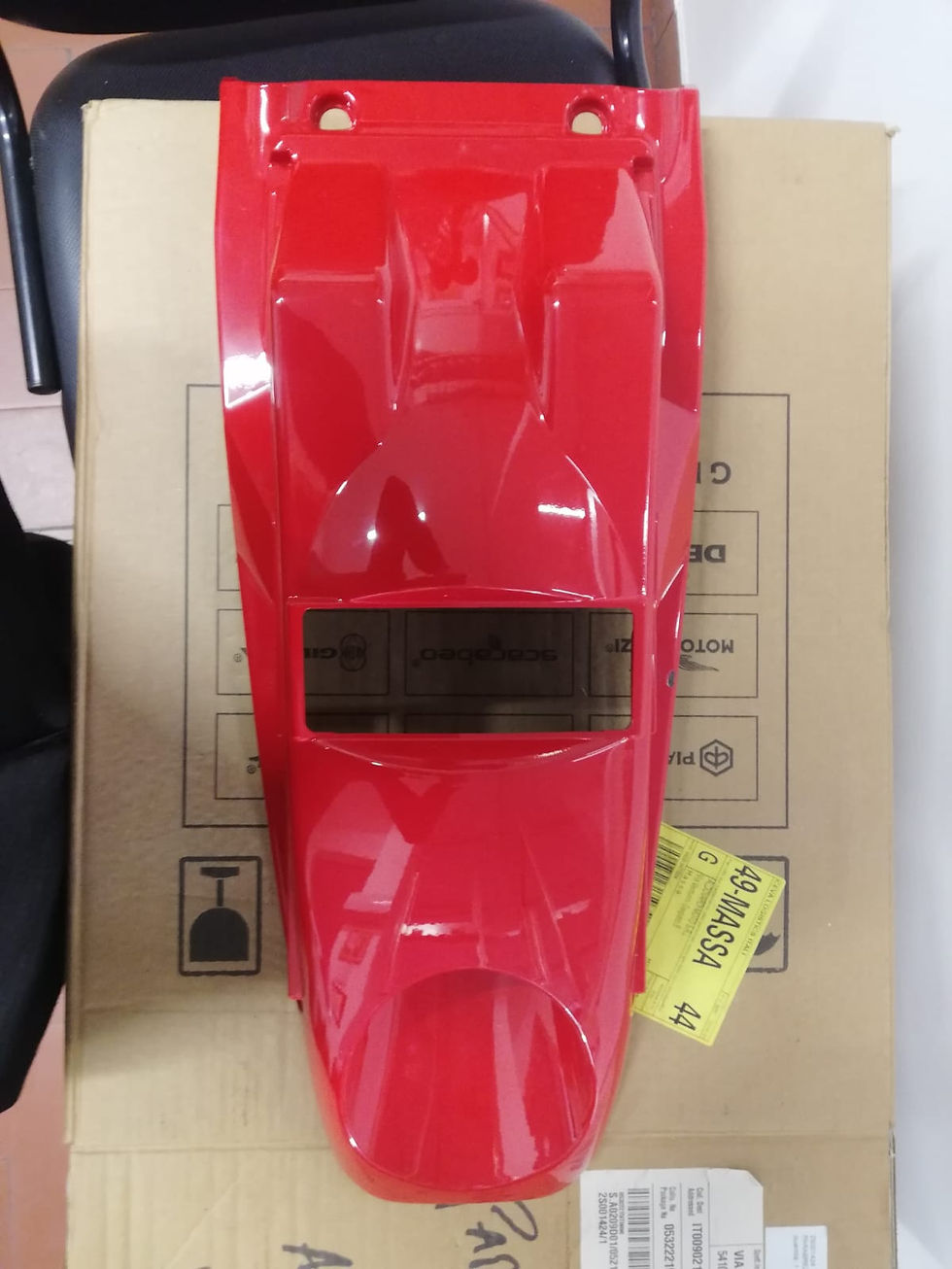 Miniatura: Moto Guzzi parafango Post rosso Nevada 750 (977335)- VV