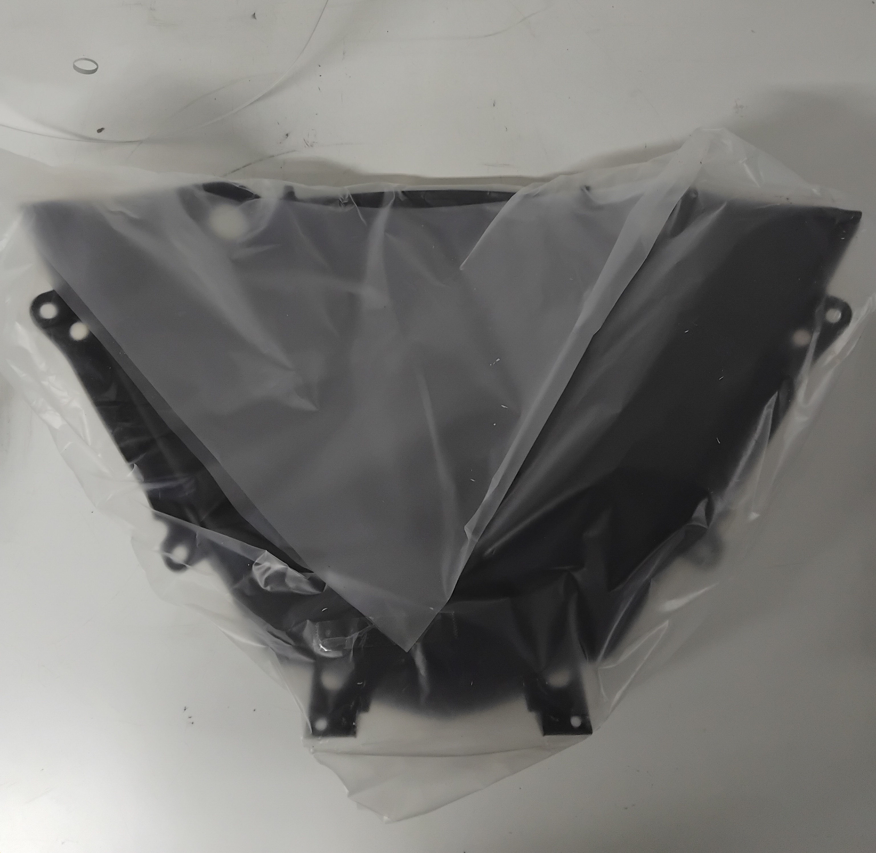 1B006104 Kit Parabrezza Piaggio MP3  (SC.74 Corr. Access.)